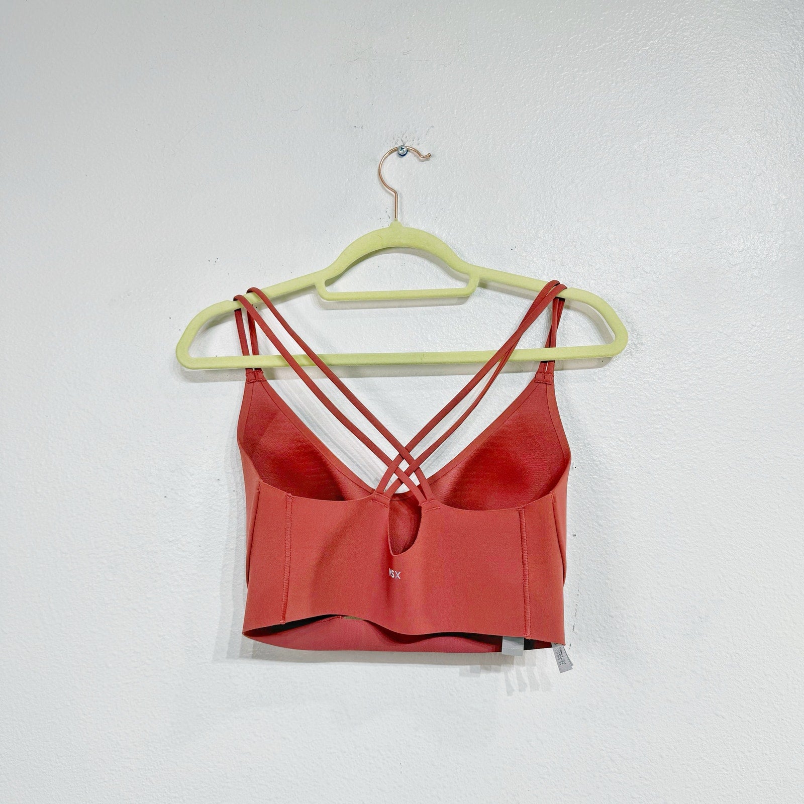 Victoria’s Secret VSX Brick Coral Strappy Sports Bra Sz S DD NWT