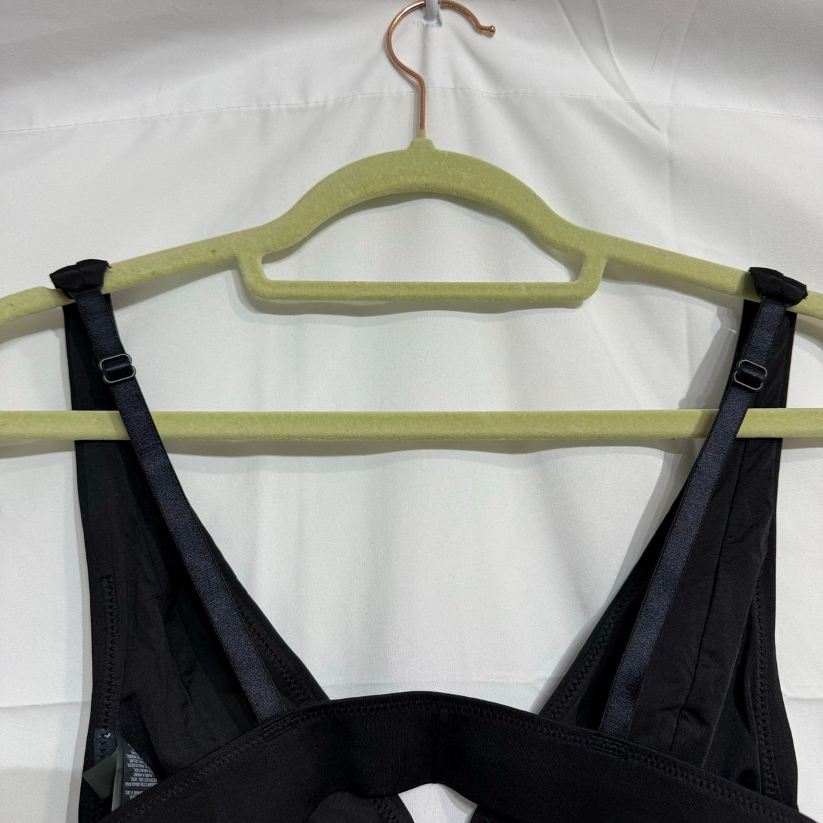 SKIMS Signature Swim Onyx Black Plunge Bikini Top Sz XXS NWT