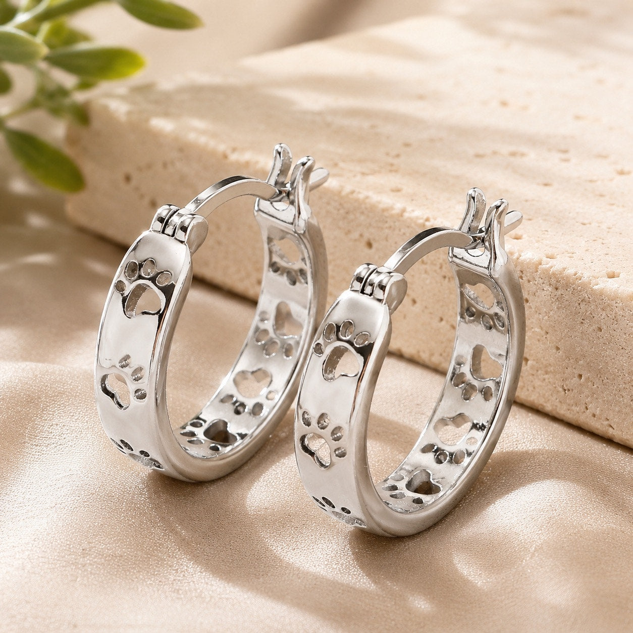 Stainless Steel Silver Retro Paw Print Pet Lover Huggie Hoops NWOT