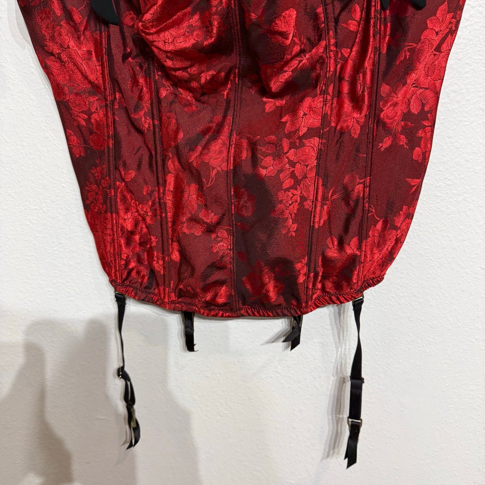 Cacique Red Floral Satin Corset Bustier Top With Garters Sz 26 NWT