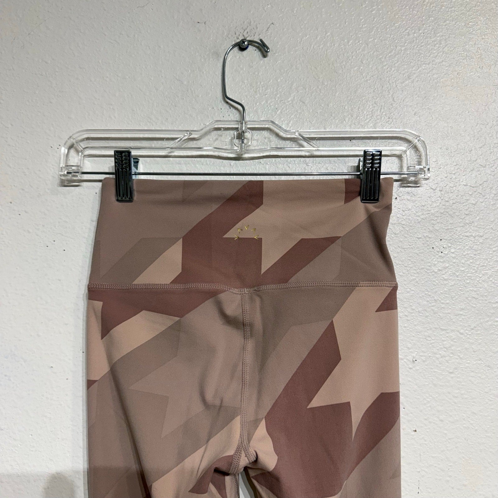 Varley Pink Taupe Camo Leggings Sz XXS NWT