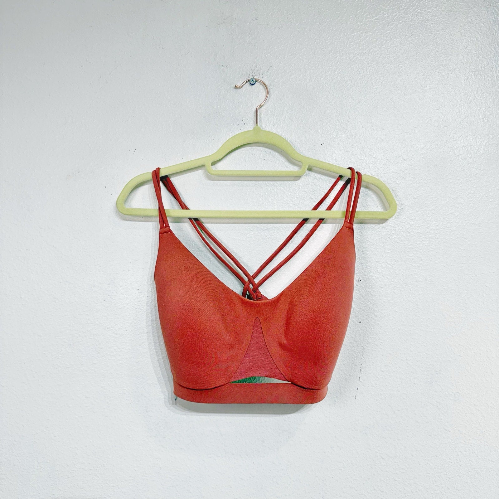 Victoria’s Secret VSX Brick Coral Strappy Sports Bra Sz S DD NWT