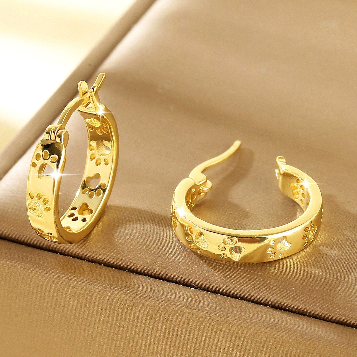 Gold Retro Paw Print Hoop Earrings Pet Lover Huggie Hoops NWOT
