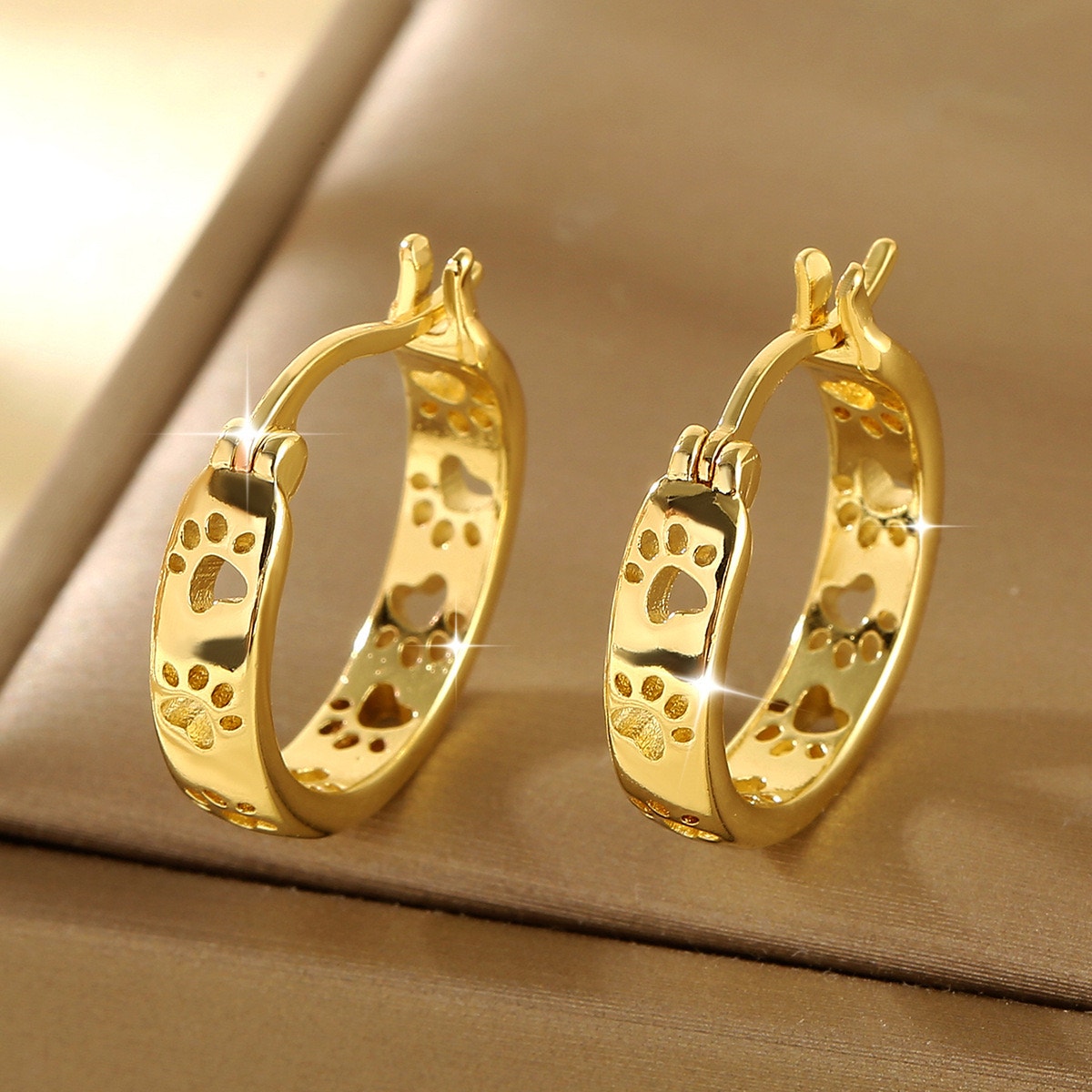 Gold Retro Paw Print Hoop Earrings Pet Lover Huggie Hoops NWOT