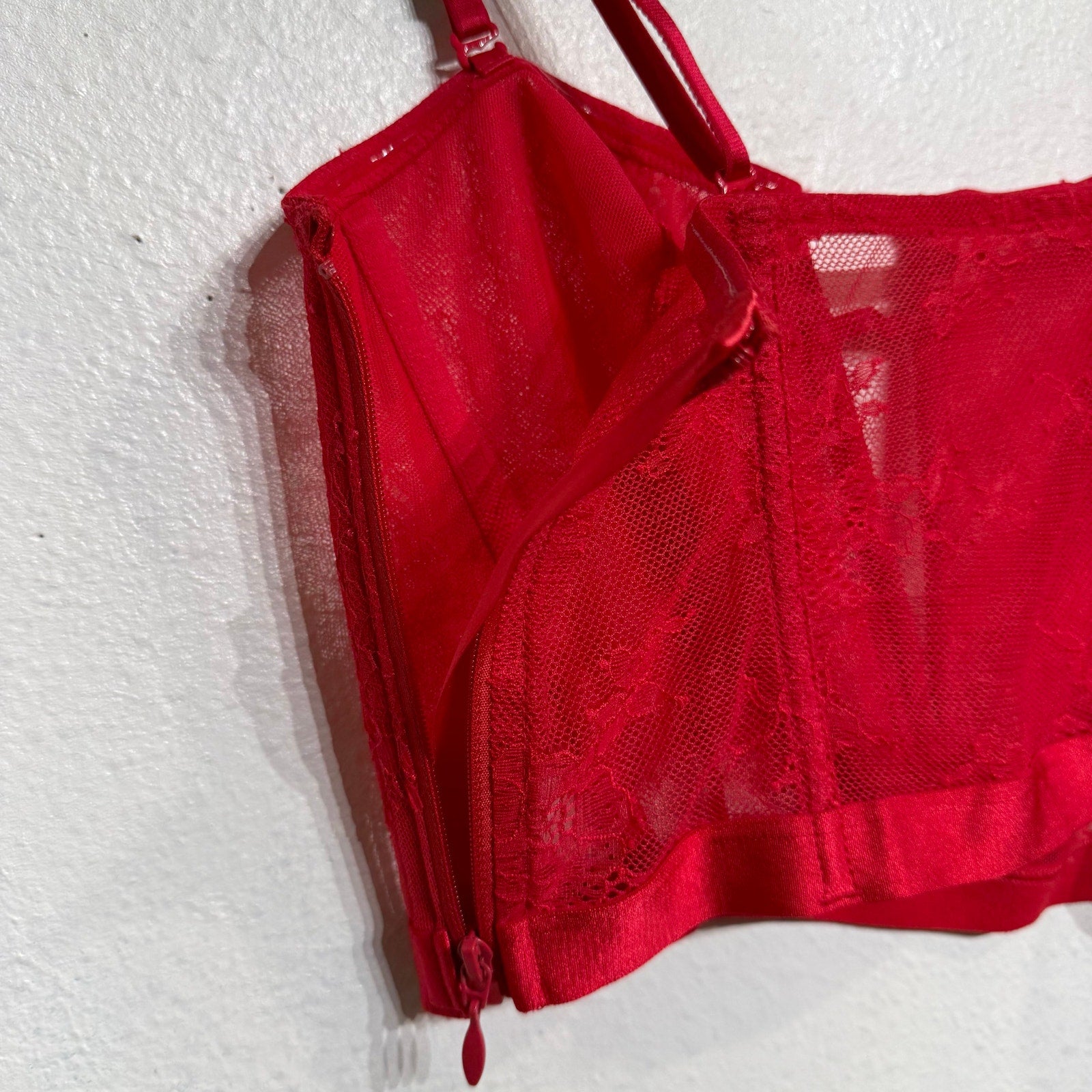Victoria's Secret Red Very Sexy Deep V Corset Lace Bra Sz M NWT